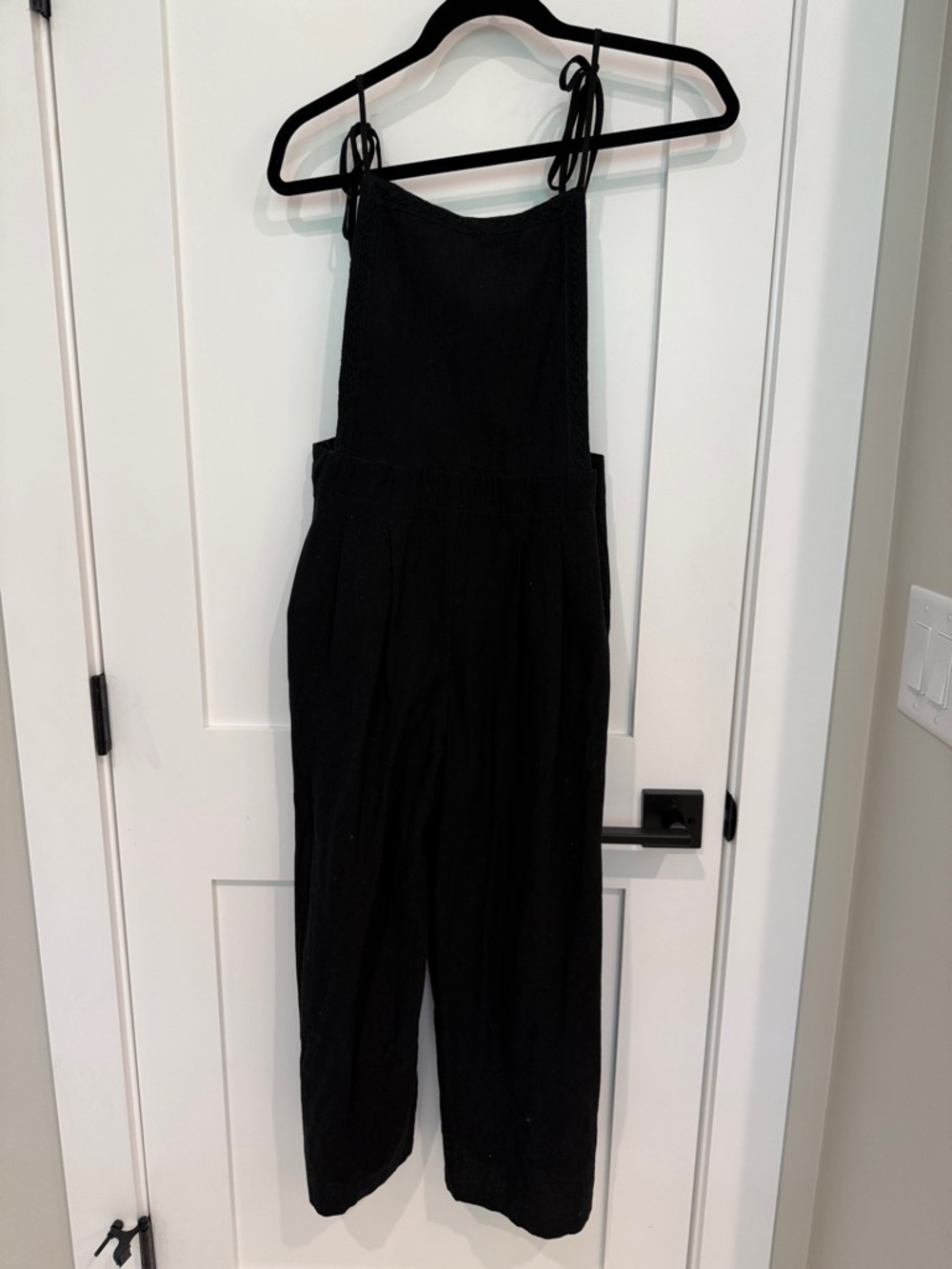 Black Tie-Strap Linen-Blend Jumpsuit
